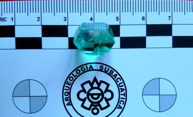 A total of 321 gold pieces – from rings and belt buckles to charms and toothpicks – were found, along with 74 emeralds and other items.