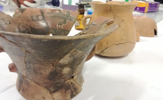 Bolivia is rescuing and repatriating 47 cultural artifacts from five countries, among them ceramic pots from the Mollo culture.