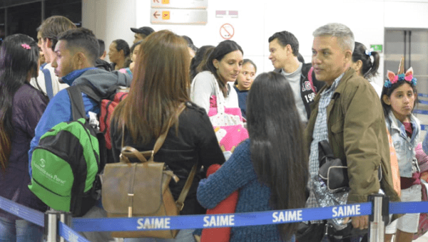 Venezuelans immigrants returning to homeland. 