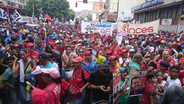 The Venezuelan people celebrate the 