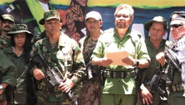 Dissident FARC leaders announcing their split.