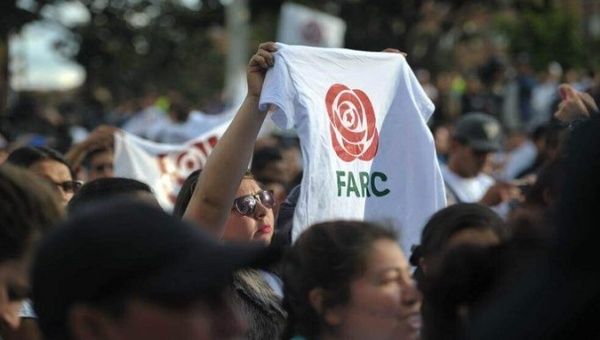 Colombian people in public demonstration in support of FARC