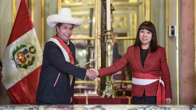 Peru’s President Pedro Castillo (L) and Prime Minister Mirtha Vasquez (R), Lima, Oct. 7, 2021.