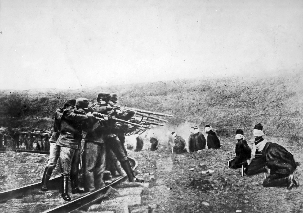 Cruelty of war: Austro-Hungarian troops excecuting serbians prisioners.