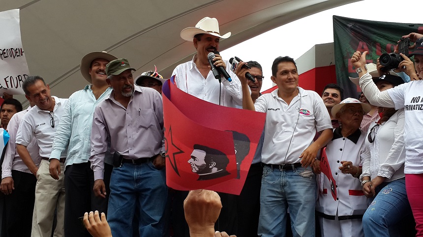 Activist of the Resistances and of the Libre Party criticizes the actual government.(Photo: teleSUR)
