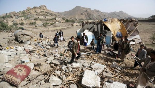 Aistrikes in Yemen have displaced tens of thousands of civilians.