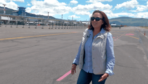 Consuelo Zapata was at the Mariscal Sucre Airport when Gutierrez attempted to flee the country.