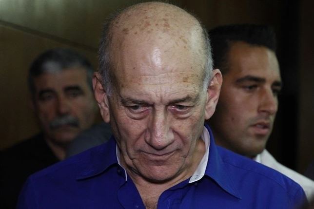 Former Israeli Prime Minister Ehud Olmert at the Tel Aviv District Court in 2014.
