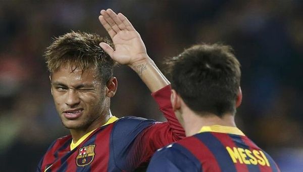 Barcelona star Neymar (L) and his father are under investigation for tax fraud by authorities in Brazil.