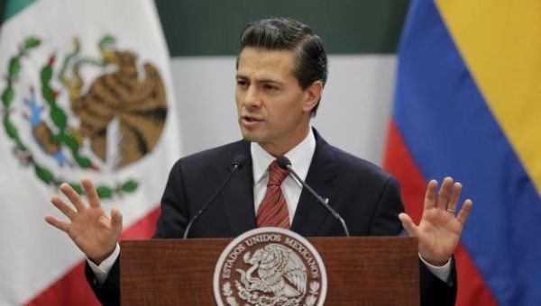 Mexico's President Enrique Pena Nieto gives a speech during a news conference at the Los Pinos official residence in Mexico City, May 8, 2015.