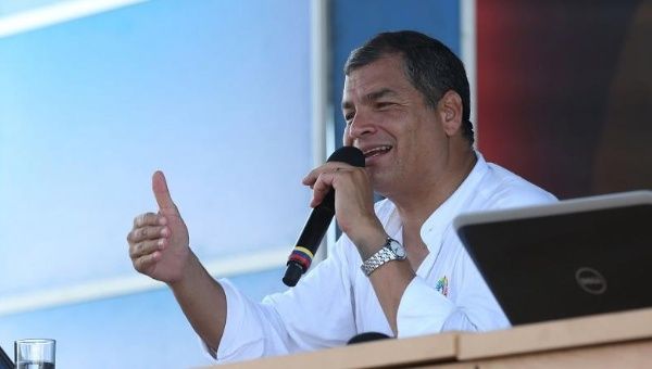 Ecuadorean President Rafael Correa announced on his weekly television program that several important indicators of crime had shown significant drops, June 20, 2015. 