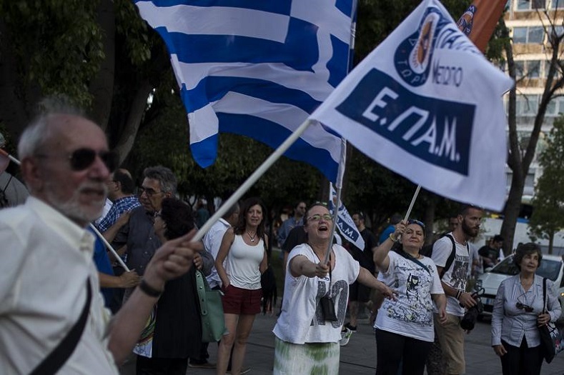 NO Vote supporters begin to celebrate in Syntagma.