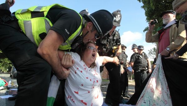 Police forcefully remove peaceful protesters outside Elbit Systems factory in Shenstone, U.K.