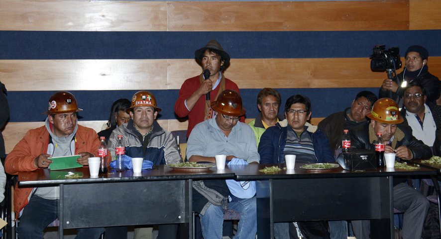 Miners from Bolivia meet with government officials on Sunday in order to resolve labor dispute.