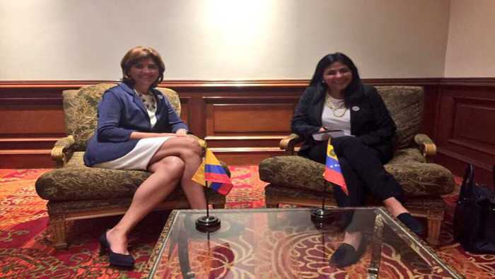 Venezuelan and Colombian Foreign Ministers meet to discuss the border issue.