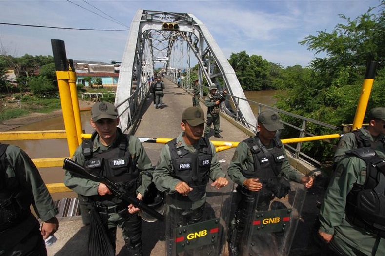 Members of the Venezuelan National Guard protect the border with Colombia.