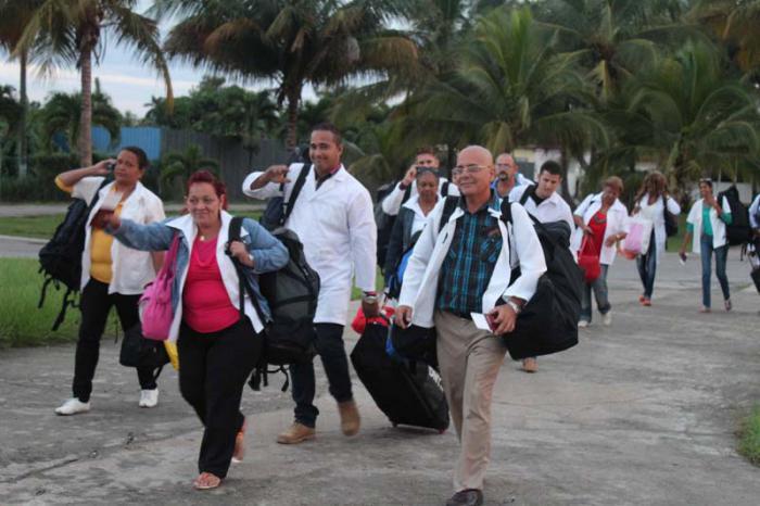 The 16 Cuban doctors will aid those injured by tropical storm Erika.