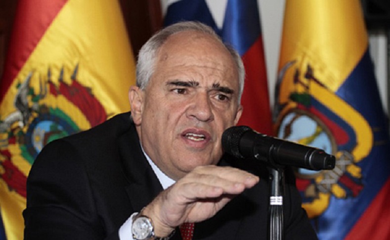 UNASUR Secretary-General Ernesto Samper proposed a human rights commission for the border between Venezuela and Colombia.