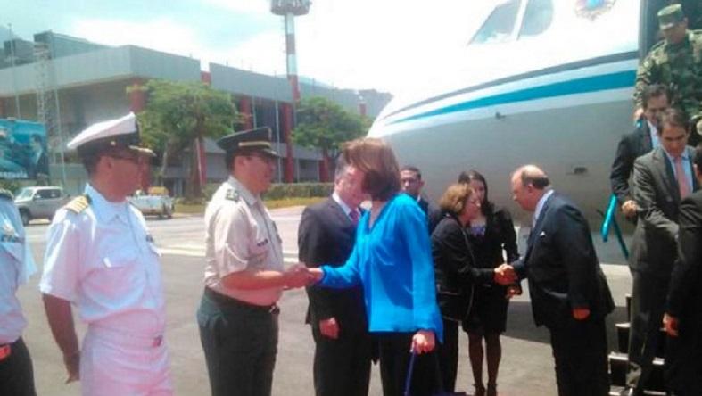 The Colombian delegation arrived in Caracas headed by the country's Foreign Minister Maria Angela Holguin.
