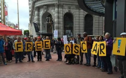 Activists in San Francisco, California call on the U.S. government to free Oscar Lopez Rivera, May 30, 2015.
