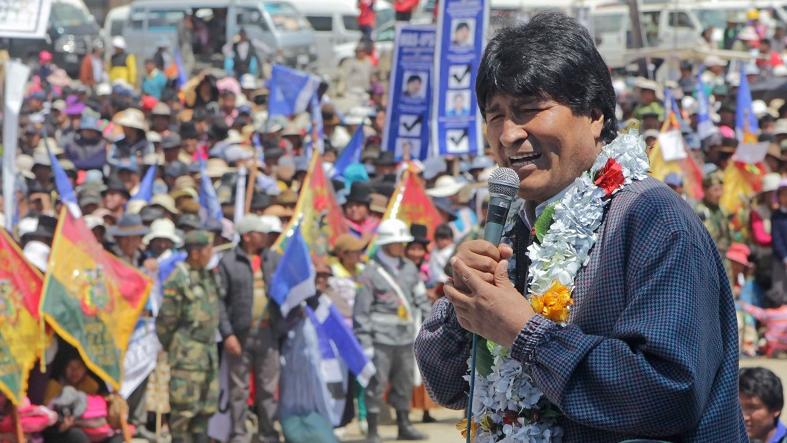 President Evo Morales speaks to a crowd in Viacha, Bolivia, where the head of state said he was ready to continue serving the Bolivian people, October 2, 2015.