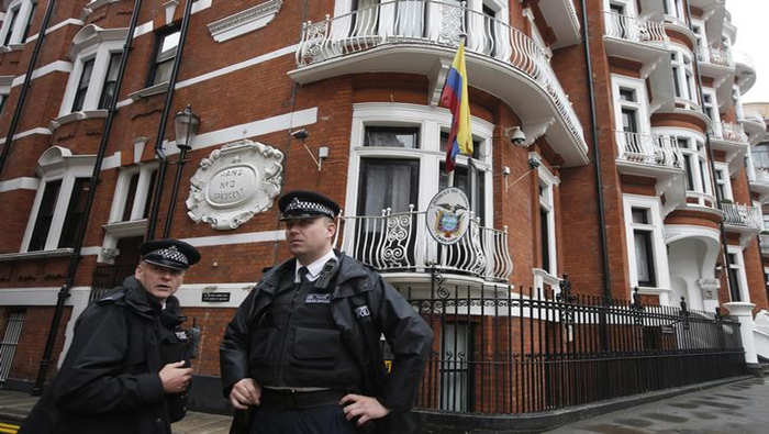 London police guarding the Ecuadorian embassy