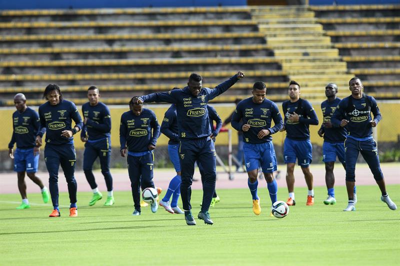 Players from Ecuador's national side train ahead of the game against Bolivia.