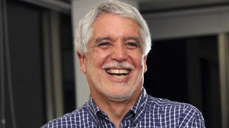 Colombian mayoral hopeful Enrique Penalosa smiles during an interview with Reuters in Bogota, April 21, 2014.