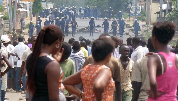 People demonstrate in Bujumbura against a decision by Burundi’s ruling party to nominate President Pierre Nkurunziza to run for a third term, April 2015.