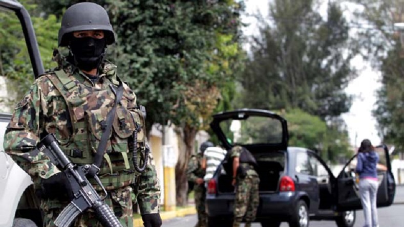 Federal authorities have sent thousands of army troops to Veracruz in an attempt to reduce violence.