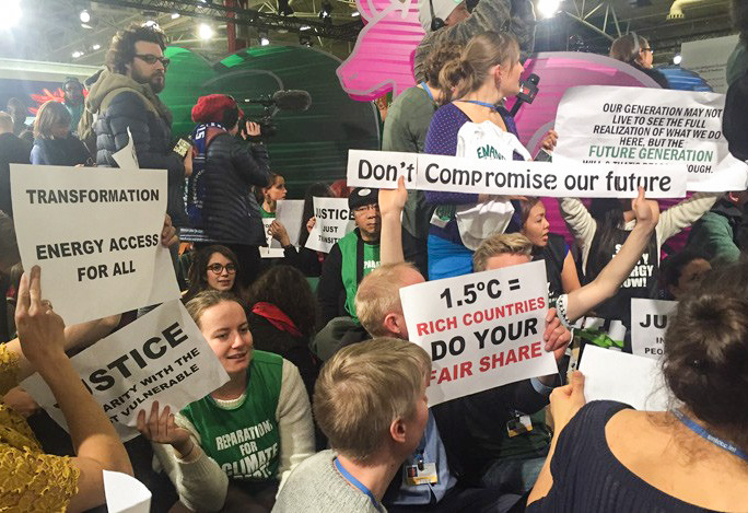 Social Groups protest for 1.5 cap on global temperatures at COP21