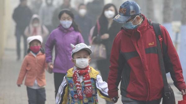 Severe air pollution has reportedly forced some schools to close in the Chinese city of Harbin.