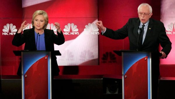Democrat U.S. presidential candidate and former Secretary of State Hillary Clinton (L) and rival candidate U.S. Senator Bernie Sanders (R) debate Jan. 17, 2016.