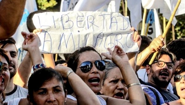 Protesters demand freedom for Milagro Sala in an earlier protest.