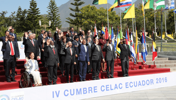 Latin American and Caribbean heads of state and representatives pose for a photo during the CELAC Summit in Quito, Ecuador, Jan. 27, 2016.