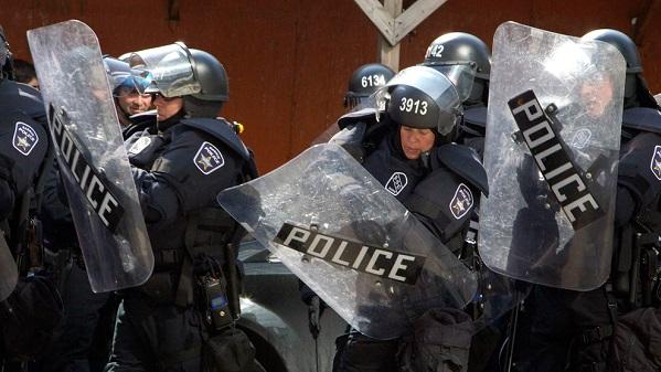 Toronto Metro Police dressed in riot gear