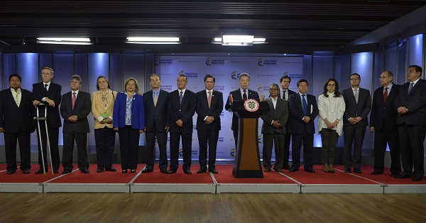 Representatives of all but one political party with representation in the Congress join President Juan Manuel Santos to declare their support for the peace process, Bogota, Colombia, Feb. 23, 2016.
