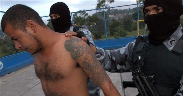 Conservative leaders offered gang leaders an end to Zacatecoluca prison's system of maximum security, where the gangs bosses are detained.