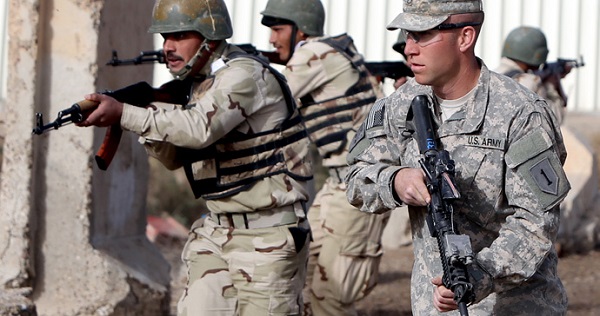 US Army soldiers training Iraqi troops at the Taji base, north of Baghdad.