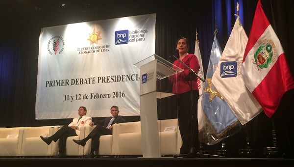 Mendoza at a presidential candidates debate