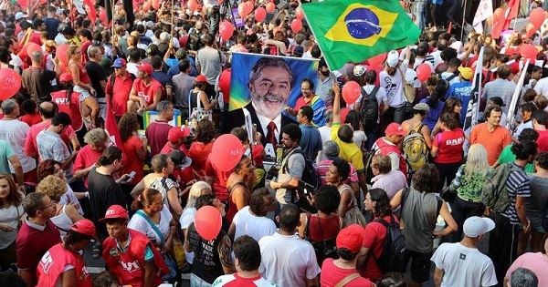 Demonstrators rally in support of President Dilma Rousseff and her predecessor Lula da Silva in Sao Paulo, Brazil, March 18, 2016.