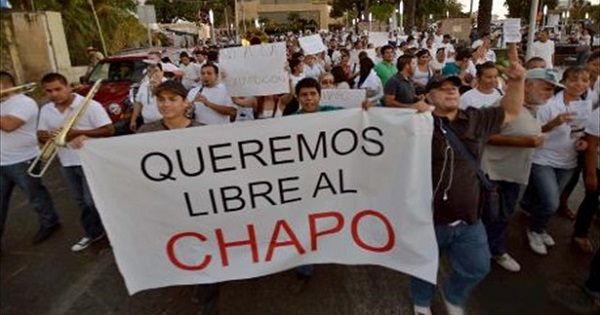 Hundreds held a rally in a show of solidarity with El Chapo back in 2014. The banner reads 