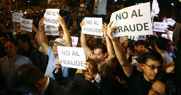 Supporters of leftist candidate Veronika Mendoza protest possible electoral fraud on voting day in Lima, Peru, April 10, 2016.