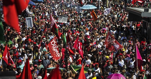 Thousands protest in Copacabana, Río de Janeiro, Brazil, hours ahead of the start on an impeachment vote in Congress, April 17, 2016.