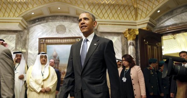U.S. President Barack Obama arrives fort a summit of the Gulf Cooperation Council (GCC) in Riyadh, Saudi Arabia April 21, 2016.