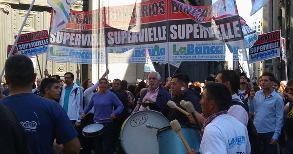 Argentina bank workers strike for a minimum wage increase.