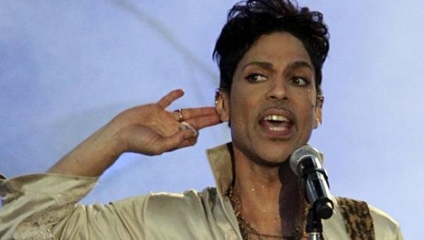 U.S. musician Prince performs at the Hop Farm Festival near Paddock Wood, southern England July 3, 2011.