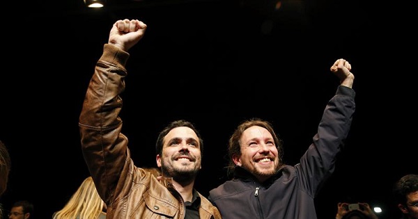 IU leader Alberto Garzon (L) and Podemos leader Pablo Iglesia (R) celebrating the deal on Monday 9, May, 2016.