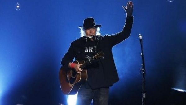 Neil Young says he doesn't endorse Donald Trump but it's alright if he uses his music in his campaign.