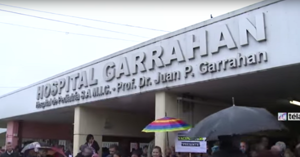 Workers strike at the entrance of Juan Garrahan Hospital in Buenos Aires in September.